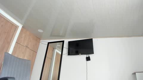 manucute 23  online show from 30, 1, 2025