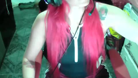 Snapshot of manuescarlate13 chatting on 13, 2, 2025 Manu Escarlate online show from 13, 2, 2025