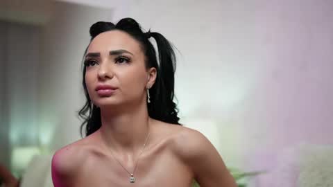 Snapshot of maraciel chatting on 14, 2, 2025 Mara online show from 14, 2, 2025