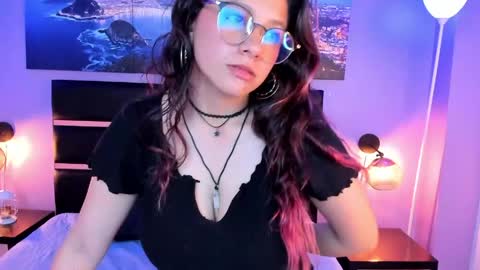 maramartinez_ online show from 28, 4, 2026