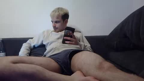 Snapshot of marbay2001 chatting on 1, 8, 2026 marbay2001 online show from 1, 8, 2026
