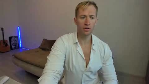 Snapshot of marc105100 chatting on 17, 10, 2025 alex marvelxx online show from 17, 10, 2025