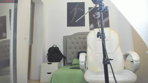 Marc Ruffalo online show from 5, 4, 2026