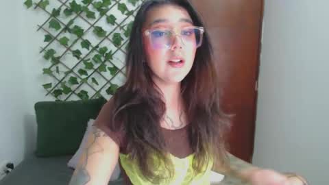 Snapshot of marce_bunny chatting on 15, 9, 2025 Marcela  online show from 15, 9, 2025