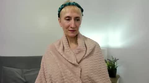 Snapshot of margaretmature chatting on 14, 10, 2025 margaretmature online show from 14, 10, 2025