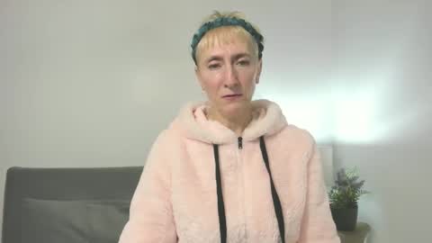 Snapshot of margaretmature chatting on 16, 10, 2025 margaretmature online show from 16, 10, 2025