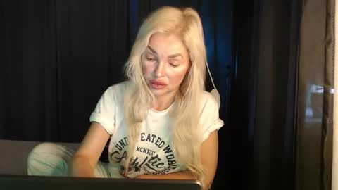 Snapshot of margoo_77 chatting on 12, 10, 2025 Margoo online show from 12, 10, 2025