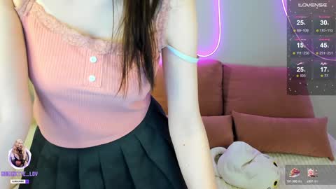 Snapshot of mari_nett chatting on 5, 1, 2025 mari_nett online show from 5, 1, 2025