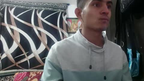 Snapshot of maria_and_angel17 chatting on 5, 1, 2025 Mara and ngel online show from 5, 1, 2025