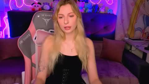 Snapshot of maria_hunt chatting on 22, 10, 2025 Maria online show from 22, 10, 2025