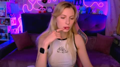 Snapshot of maria_hunt chatting on 23, 10, 2025 Maria online show from 23, 10, 2025