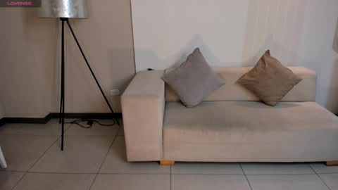 MARIA HERRERA  online show from 4, 10, 2025