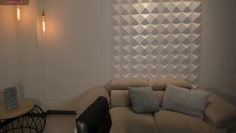 MARIA HERRERA  online show from 19, 10, 2025