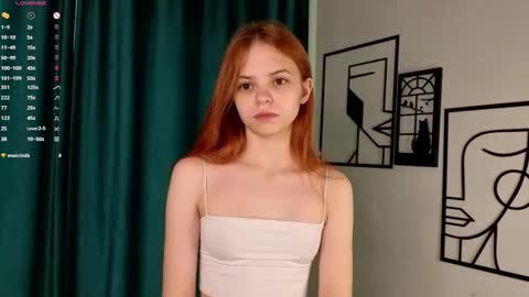 Snapshot of mariamcreedon chatting on 9, 9, 2025 My name is Molly this is my first day online show from 9, 9, 2025