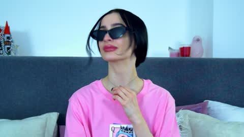 MariaMenson online show from 25, 1, 2025