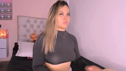 Snapshot of mariana__roe chatting on 27, 12, 2024 Mariana Roe online show from 27, 12, 2024