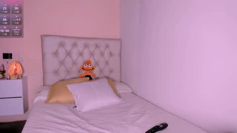 Snapshot of mariana__roe chatting on 12, 3, 2025 Mariana Roe online show from 12, 3, 2025