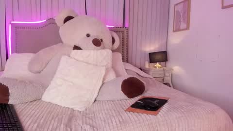 Snapshot of mariana__thompson chatting on 27, 3, 2026 mariana__thompson online show from 27, 3, 2026