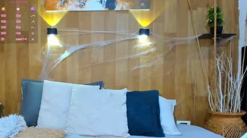 Mariana Angel online show from 2, 11, 2025