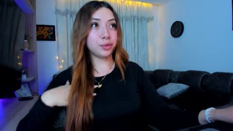 Snapshot of mariana_castro9 chatting on 7, 11, 2025 Mariana Castro online show from 7, 11, 2025