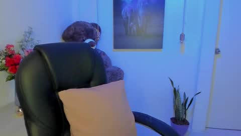 Mariana Lopez online show from 2, 3, 2025