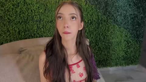 Snapshot of mariapettit chatting on 24, 2, 2025 Maria Pettit online show from 24, 2, 2025
