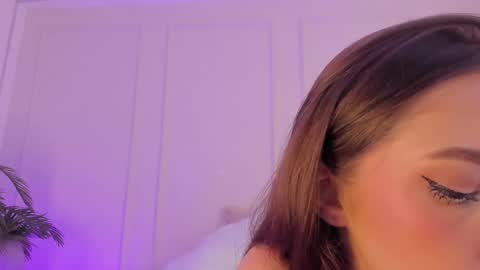 Snapshot of mariapettit chatting on 12, 3, 2025 Maria Pettit online show from 12, 3, 2025