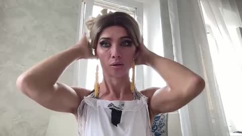 Snapshot of maridekoks chatting on 15, 10, 2025 Mari online show from 15, 10, 2025