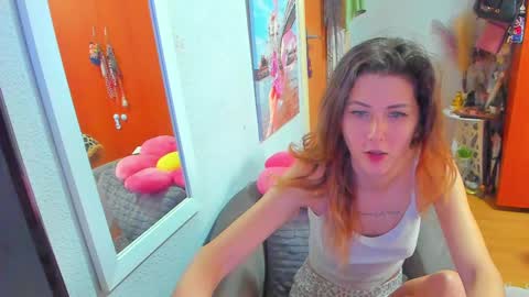 Snapshot of marie_marie03 chatting on 12, 3, 2025 Marie   online show from 12, 3, 2025