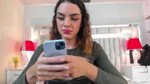 Snapshot of mariiahneedles chatting on 28, 10, 2025 mariiahneedles online show from 28, 10, 2025