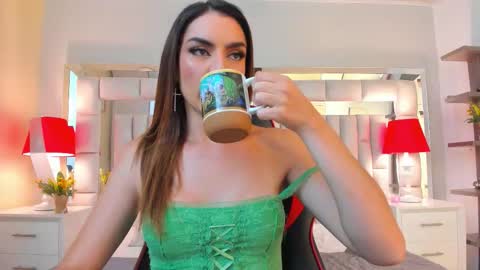 Snapshot of mariiahneedles chatting on 13, 11, 2025 mariiahneedles online show from 13, 11, 2025