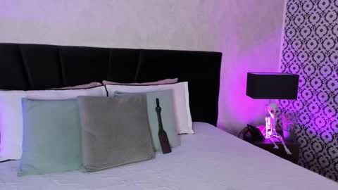 Snapshot of mariianna_lopez_ chatting on 8, 11, 2025 Mariana online show from 8, 11, 2025