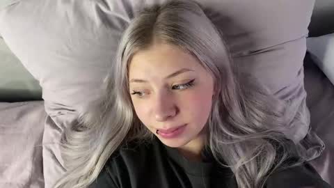 Snapshot of marikorin chatting on 24, 1, 2025 Mariko and Rin online show from 24, 1, 2025