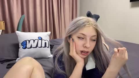 Snapshot of marikorin chatting on 1, 2, 2025 Mariko and Rin online show from 1, 2, 2025