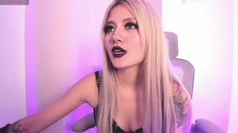 Snapshot of marin_kitoko chatting on 2, 7, 2026 Marin kitoko online show from 2, 7, 2026