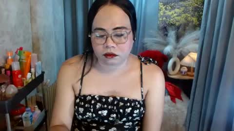 LEAH online show from 12, 7, 2026