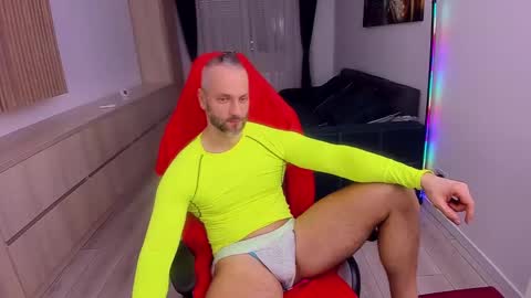 Snapshot of marismuscle chatting on 5, 2, 2025 MarisMuscle online show from 5, 2, 2025
