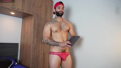 Snapshot of mark_hazze chatting on 8, 9, 2025 Mark online show from 8, 9, 2025