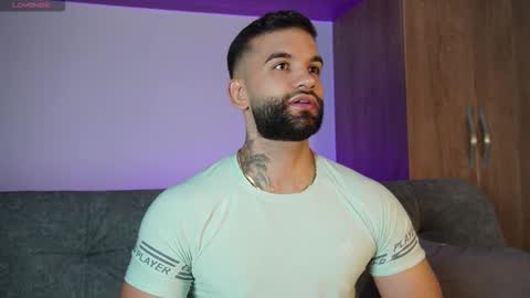 Snapshot of mark_hazze chatting on 4, 11, 2025 Mark online show from 4, 11, 2025