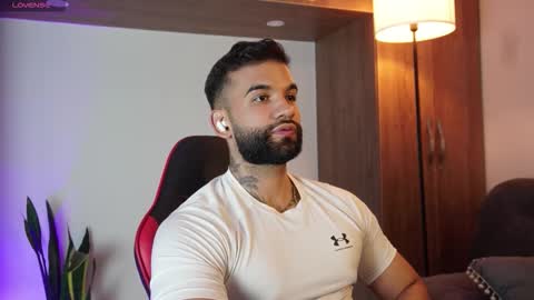 Snapshot of mark_hazze chatting on 7, 11, 2025 Mark online show from 7, 11, 2025