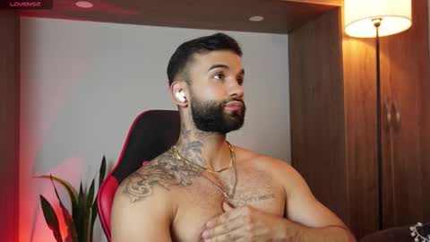 Snapshot of mark_hazze chatting on 10, 11, 2025 Mark online show from 10, 11, 2025