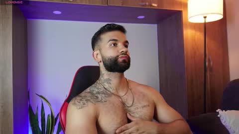 Snapshot of mark_hazze chatting on 26, 11, 2025 Mark online show from 26, 11, 2025