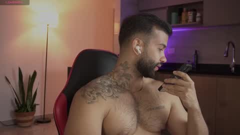 Mark online show from 5, 2, 2026