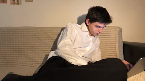 Mark online show from 16, 10, 2025