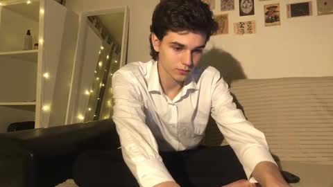 Mark online show from 4, 11, 2025