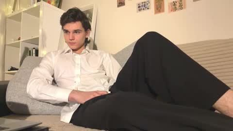 Mark online show from 30, 11, 2025