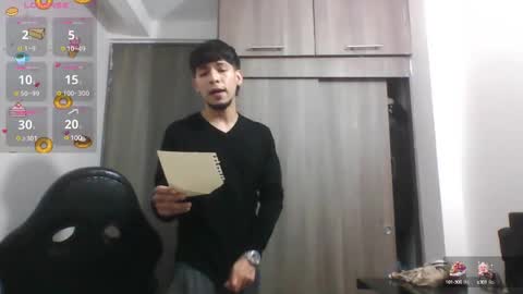 Snapshot of mark_rut chatting on 1, 2, 2025 MODEL Mark Rut online show from 1, 2, 2025