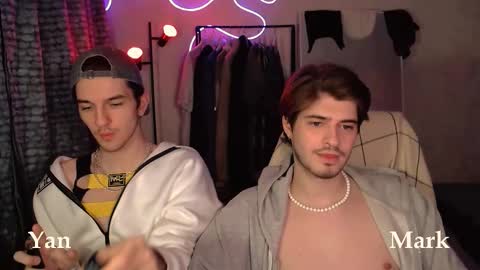 Mark online show from 8, 11, 2025