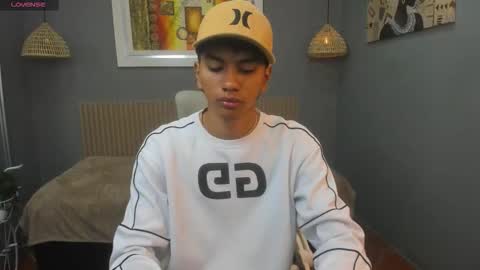 Snapshot of markbowie chatting on 20, 9, 2025 markbowie online show from 20, 9, 2025