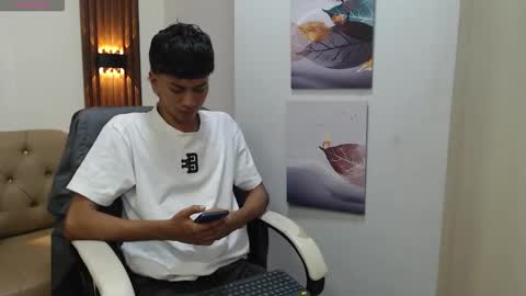 Snapshot of markbowie chatting on 4, 10, 2025 markbowie online show from 4, 10, 2025